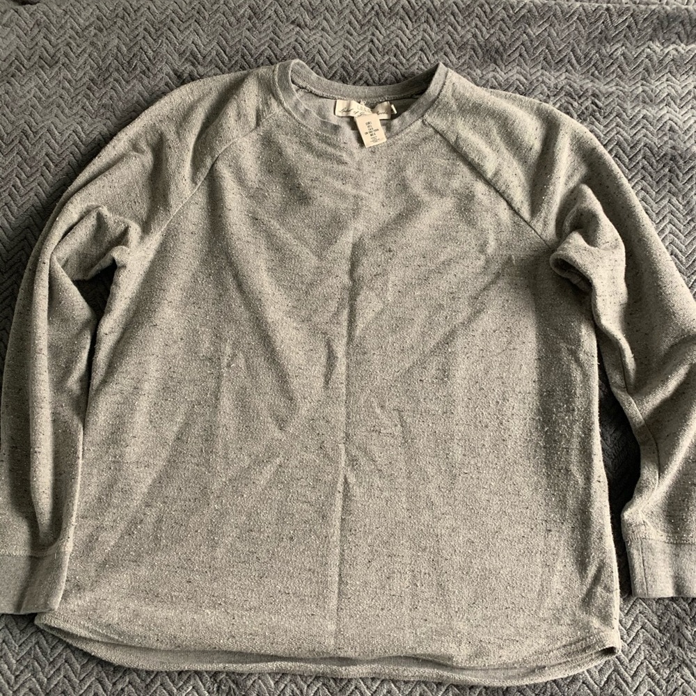 Men’s long sleeve shirt/ sweater